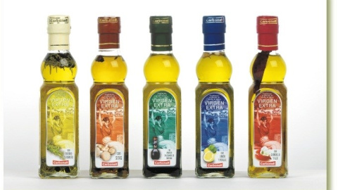 Varias botellas de aceite Carbonell, una de las principales marcas de Deoleo. Varias botellas de aceite Carbonell, una de las principales marcas de Deoleo.
