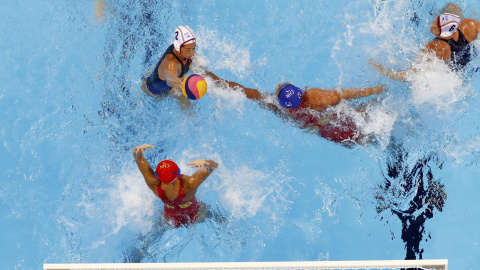 Imagen del partido de waterpolo entre España y China. /REUTERS
