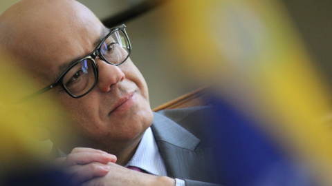 El ministro de Comunicación e Información de Venezuela durante un momento de la entrevista. El ministro de Comunicación e Información de Venezuela durante un momento de la entrevista.