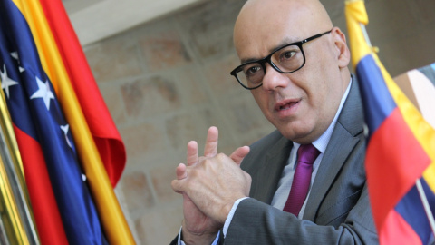 El ministro de Comunicación e Información de Venezuela durante un momento de la entrevista. El ministro de Comunicación e Información de Venezuela durante un momento de la entrevista.