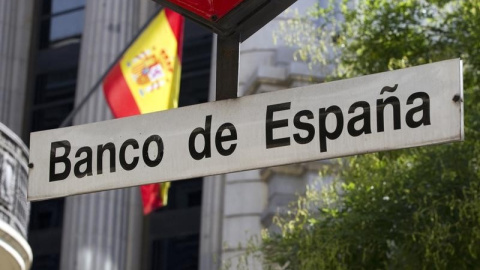El letrero de la boca de metro de Banco de España, junto a su sede en Madrid. REUTERS El letrero de la boca de metro de Banco de España, junto a su sede en Madrid. REUTERS