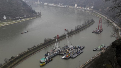 Barcos en el río Rin, en una imagen de archivo. / REUTERS Barcos en el río Rin, en una imagen de archivo. / REUTERS
