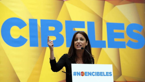 La vicesecretaria general de Estudios y Programas del PP, Andrea Levy, en un acto en el Ayuntamiento de la capital en contra de Puigdemont, en 2017. EFE La vicesecretaria general de Estudios y Programas del PP, Andrea Levy, en un acto en el Ayuntamiento de la capital en contra de Puigdemont, en 2017. EFE