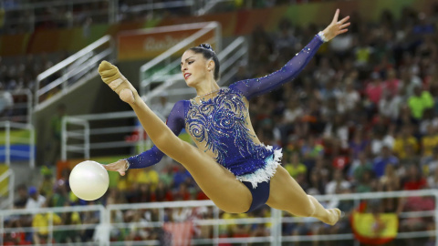 Carolina Rodríguez durante su ejercicio de pelota en Río 2016. /REUTERS