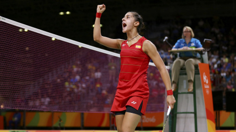 Carolina Marín celebra un punto contra la india Pusarla Venkata Sindhu. /REUTERS
