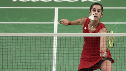 Carolina Marín golpea el volante durante la final olímpica de bádminton. /REUTERS