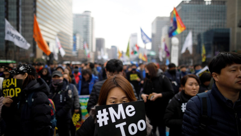 Protesta como parte del movimiento #MeToo en el Día Internacional de la Mujer en Seúl. REUTERS Protesta como parte del movimiento #MeToo en el Día Internacional de la Mujer en Seúl. REUTERS