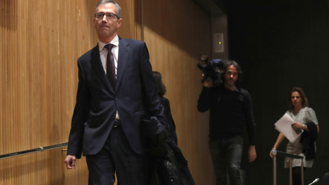 El gobernador del Banco de España, Pablo Hernández de Cos, comparece en la Comisión de Presupuestos del Congreso para analizar las cuentas públicas de 2019. EFE/Kiko Huesca El gobernador del Banco de España, Pablo Hernández de Cos, comparece en la Comisión de Presupuestos del Congreso para analizar las cuentas públicas de 2019. EFE/Kiko Huesca