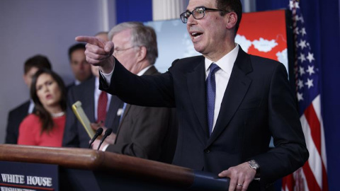 Steven Mnuchin, secretario del Tesoro, habla durante una conferencia de prensa en la sala Brady de la Casa Blanca. /EFE Steven Mnuchin, secretario del Tesoro, habla durante una conferencia de prensa en la sala Brady de la Casa Blanca. /EFE