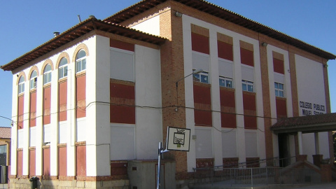 El colegio público Miguel Servet de Fraga es uno de los más de 30 centros de enseñanza aragoneses donde ya se enseña catalán El colegio público Miguel Servet de Fraga es uno de los más de 30 centros de enseñanza aragoneses donde ya se enseña catalán