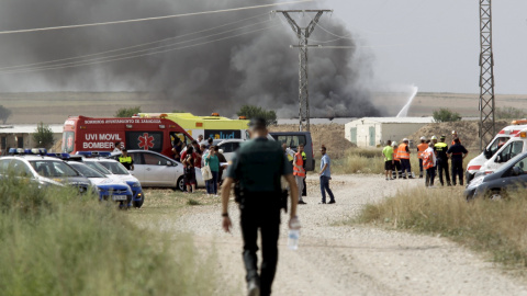 La escena de la explosión de la empresa de pirotecnia en Zaragoza./ REUTERS/Luis Correas La escena de la explosión de la empresa de pirotecnia en Zaragoza./ REUTERS/Luis Correas