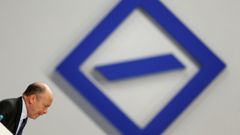 El consejero delegado de Deutsche Bank, John Cryan, en su intervención en la última junta de accionistas del primer banco alemán, en Fráncfort.. REUTERS/Ralph Orlowski El consejero delegado de Deutsche Bank, John Cryan, en su intervención en la última junta de accionistas del primer banco alemán, en Fráncfort.. REUTERS/Ralph Orlowski