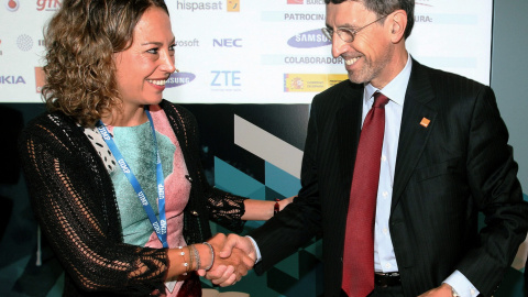 El consejero delegado de Orange, Jean Marc Vignoles, con la directora de la División de Telecomunicaciones, Medios y Servicios de ALTRAN España, Ana Mosquera, en la UIMP. EFE/Esteban Cobo El consejero delegado de Orange, Jean Marc Vignoles, con la directora de la División de Telecomunicaciones, Medios y Servicios de ALTRAN España, Ana Mosquera, en la UIMP. EFE/Esteban Cobo