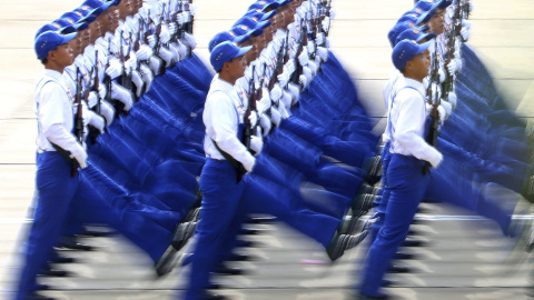 Soldados vietnamitas marchan durante el desfile del Día Nacional en Hanoi (Vietnam) hoy, 2 de septiembre de 2015. EFE/Minh Hoang