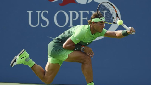 Rafael Nadal de España responde una bola ante Diego Schwartzman. /EFE Rafael Nadal de España responde una bola ante Diego Schwartzman. /EFE