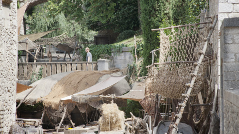Los decorados de la serie 'Juego de Tronos' en el barrio antiguo de Girona. EFE/Robin Townsend
