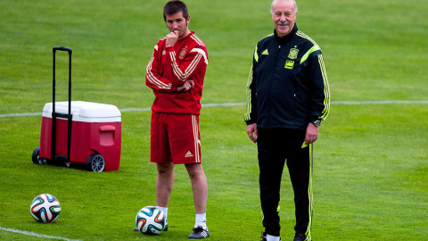 El seleccionador SUB21, Albert Celades, junto al exseleccionador de la absoluta Vicente del Bosque