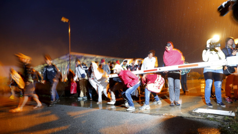 Los inmigrantes llegan a la estación de Hegyeshalom que hace frontera entre Austria y Hungría, Hungría, 5 de septiembre de 2015. REUTERS / Laszlo Balogh