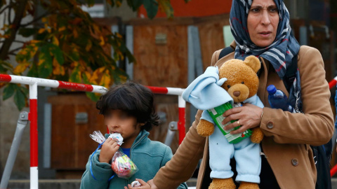 En Alemania, la mayoría de los trenes procedentes de Austria con refugiados se encaminarán hacia Múnich, aunque algunos ya serán trasladados a campos de acogida en una escala en la ciudad bávara de Rosenheim.- MICHAEL DALDER (REUTERS)
