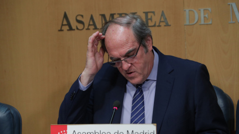El portavoz del PSOE-M en la Asamblea de Madrid, Ángel Gabilondo, durante la rueda de prensa que ha ofrecido tras la reunión de la junta de portavoces de la Asamblea de Madrid. EFE/ Zipi El portavoz del PSOE-M en la Asamblea de Madrid, Ángel Gabilondo, durante la rueda de prensa que ha ofrecido tras la reunión de la junta de portavoces de la Asamblea de Madrid. EFE/ Zipi