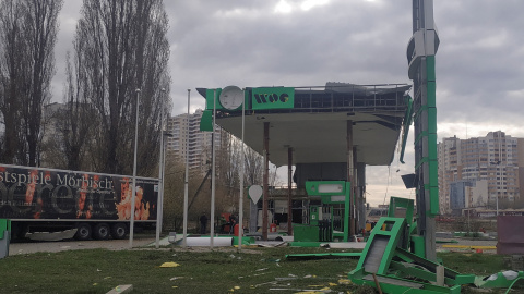 Estación de combustible dañada durante los ataques con misiles y drones rusos en Kharkiv Estación de combustible dañada durante los ataques con misiles y drones rusos en Kharkiv