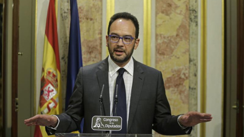 Antonio Hernando, portavoz del PSOE, hace un balance del discurso de investidura de Mariano Rajoy en el Congreso de los Diputados/EFE