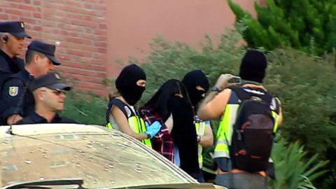 La joven de solo 19 años, detenida esta mañana en Figueras por estar relacionada con células yihadistas. La joven de solo 19 años, detenida esta mañana en Figueras por estar relacionada con células yihadistas.