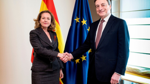 La ministra de Economía, Nadia Calviño, y el presidente del Banco Central Europeo (BCE) Mario Draghi, durante la reunión que han mantenido en la sede del Ministerio, en Madrid. EFE/Mº de Economía/Mauricio Skrycky La ministra de Economía, Nadia Calviño, y el presidente del Banco Central Europeo (BCE) Mario Draghi, durante la reunión que han mantenido en la sede del Ministerio, en Madrid. EFE/Mº de Economía/Mauricio Skrycky