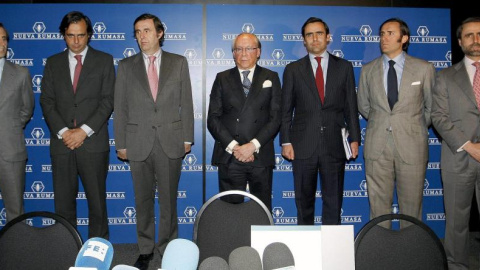José María Ruiz Mateos, acompañado de sus hijos, cuando anunció el concurso de acreedores de sus empresas, en 2011. EFE José María Ruiz Mateos, acompañado de sus hijos, cuando anunció el concurso de acreedores de sus empresas, en 2011. EFE