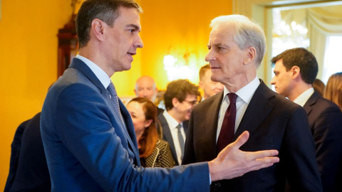 Pedro Sánchez departe con el primer ministro noruego, Jonas Gahr Stoere, tras una reunión bilateral en Oslo, a 12 de abril de 2024. Pedro Sánchez departe con el primer ministro noruego, Jonas Gahr Stoere, tras una reunión bilateral en Oslo, a 12 de abril de 2024.
