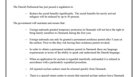 Anuncio del Gobierno danés que advierte de las nuevas condiciones para los refugiados. / JUSTIN CREMER Anuncio del Gobierno danés que advierte de las nuevas condiciones para los refugiados. / JUSTIN CREMER