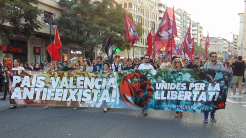 Bloc antifeixista a la manifestació del 9 d'Octubre a València. HÈCTOR SERRA. Bloc antifeixista a la manifestació del 9 d'Octubre a València. HÈCTOR SERRA.