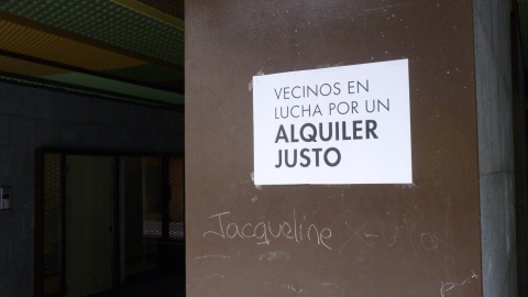 Cartel crítico contra el fenómeno de la gentrificación.- A.B. Cartel crítico contra el fenómeno de la gentrificación.- A.B.
