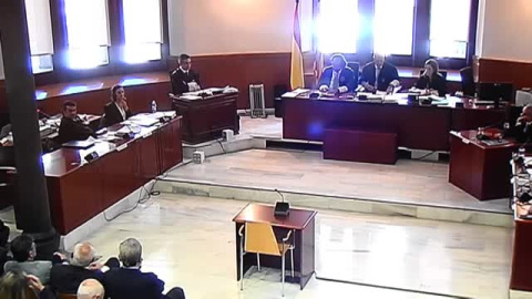 Absueltos NarcÃs Serra y al resto de la cúpula de Caixa Cataluña por el caso de los sobresueldos Absueltos NarcÃs Serra y al resto de la cúpula de Caixa Cataluña por el caso de los sobresueldos