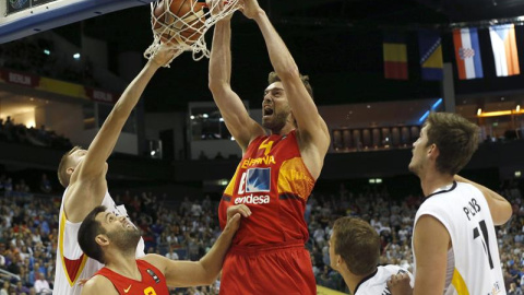 Pau Gasol machaca durante el partido ante Alemania. EFE/Juan Carlos Hidalgo Pau Gasol machaca durante el partido ante Alemania. EFE/Juan Carlos Hidalgo