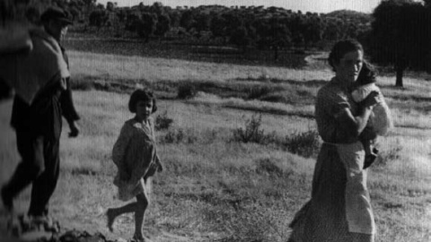 Refugiados huyendo del ejército nacional, imagen de Robert Capa