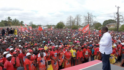 El presidente de Momzabique y candidato a la reelección, Filipe Nyusi, durante un acto de campaña en Mocimboa da Praia, en la provincia de Cabo Delgado. - EFE El presidente de Momzabique y candidato a la reelección, Filipe Nyusi, durante un acto de campaña en Mocimboa da Praia, en la provincia de Cabo Delgado. - EFE