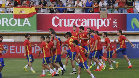 Los jugadores de la selección española en el entrenamiento de ayer en León. /EFE Los jugadores de la selección española en el entrenamiento de ayer en León. /EFE