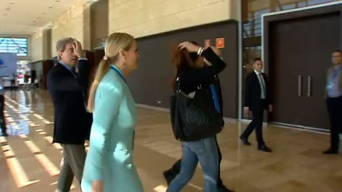 Cifuentes pasa al contraataque