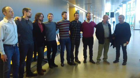 'Los 8 de Yesa’, con el actual alcalde de Artieda, Luis Solana, en los juzgados de Zaragoza. 'Los 8 de Yesa’, con el actual alcalde de Artieda, Luis Solana, en los juzgados de Zaragoza.