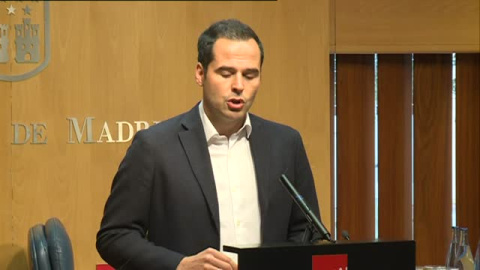 Ciudadanos exige la dimisión de Cifuentes y pide al PP que proponga un nuevo candidato Ciudadanos exige la dimisión de Cifuentes y pide al PP que proponga un nuevo candidato