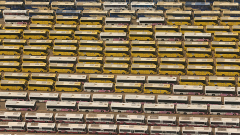 Una vista aérea de buses que se utilizan para el transporte de peregrinos durante el Haj a La Meca 6 de septiembre de 2016. REUTERS / Ahmed Jadallah.