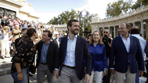 El presidente nacional del Partido Popular, Pablo Casado (c), presenta la candidatura del PP por Madrid al Congreso de los Diputados y al Senado, acompañado del alcalde Madrid José Luis Rodriguez Almeida (2i), y la presidenta de la Comunida El presidente nacional del Partido Popular, Pablo Casado (c), presenta la candidatura del PP por Madrid al Congreso de los Diputados y al Senado, acompañado del alcalde Madrid José Luis Rodriguez Almeida (2i), y la presidenta de la Comunida