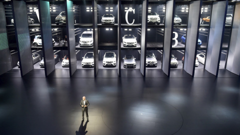 El CEO de Daimler, Dieter Zetsche, interviene en el Salón Internacional del Motor en Fráncfort (Alemania) EFE/Boris Roessler