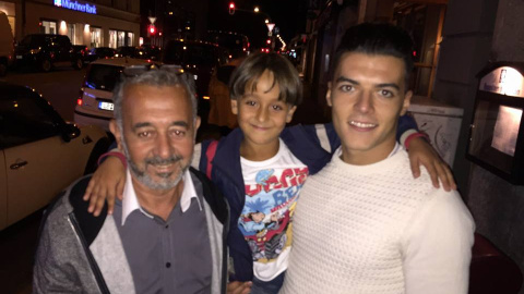 El sirio zancadilleado junto a su hijo llegará a Madrid, acogido por el Centro de Formación de Entrenadores El sirio zancadilleado junto a su hijo llegará a Madrid, acogido por el Centro de Formación de Entrenadores