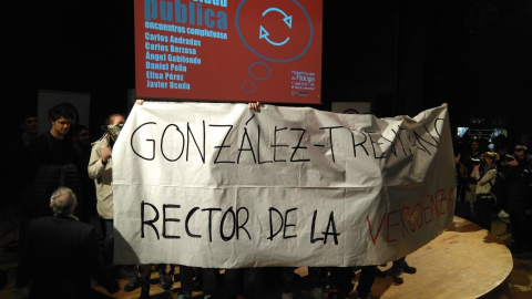 Estudiantes protestan contra el exrector de la URJC. EUROPA PRESS Estudiantes protestan contra el exrector de la URJC. EUROPA PRESS