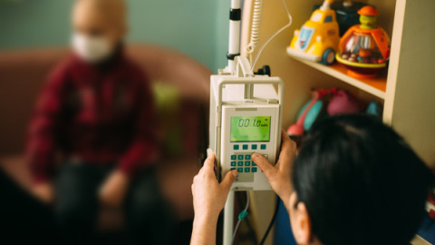 Según Marcos Gómez, presidente de honor de la Sociedad Española de Cuidados Paliativos, “75.000 personas mueren cada año en España con un sufrimiento que sería evitable, entre ellas 1.100 niños”./ SINC