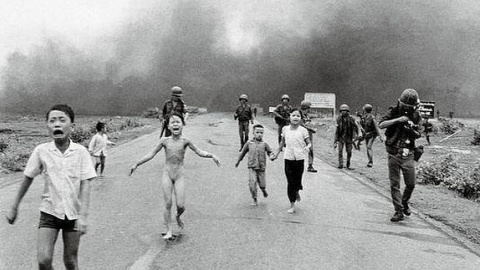 Fotografía 'La niña del napalm', tomada por Nick Ut durante la guerra de Vietnam y ganadora de un premio Pulitzer. Fotografía 'La niña del napalm', tomada por Nick Ut durante la guerra de Vietnam y ganadora de un premio Pulitzer.