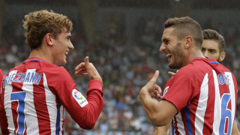 Griezmann y Koke celebran uno de los goles del Atlético. /EFE Griezmann y Koke celebran uno de los goles del Atlético. /EFE