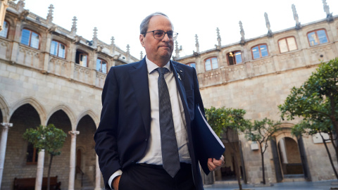 5/10/2019.- El presidente de la Generalitat, Quim Torra, se dirige a la reunión extraordinaria del Govern, celebrada este martes tras la sentencia del 'procés'. EFE/ Alejandro García